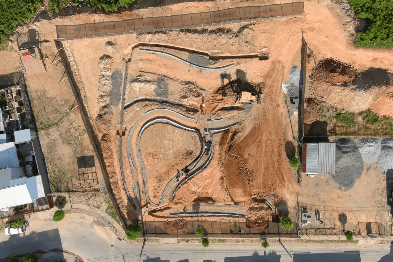 Avance de la construcción de la plaza, vista aérea