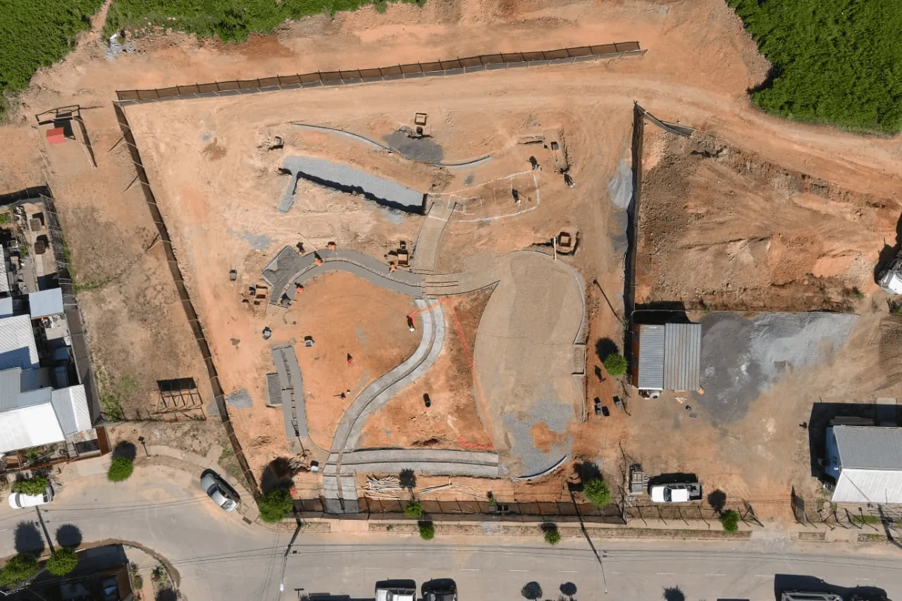 Sector de la plaza en construcción, vista aérea